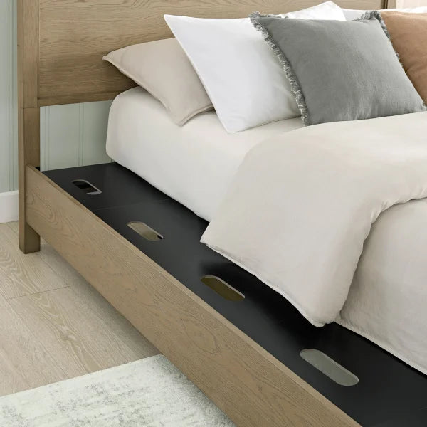 Oaklynn Canopy Bed - My Store